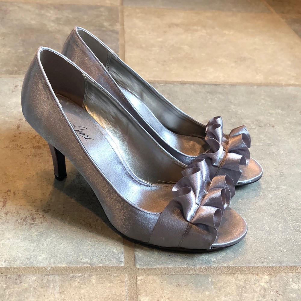 Pewter / silver high heels